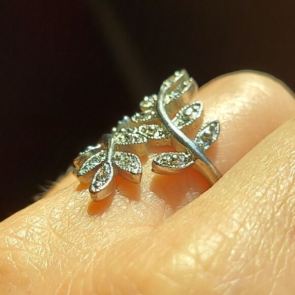 Vintage Art Deco Leaf Filigree Ring Size 8 - Picture 8 of 14